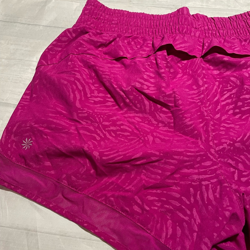 Athleta Mesh Racer Run Mid Rise 4" Shorts. Purple. Size S. - Picture 7 of 13